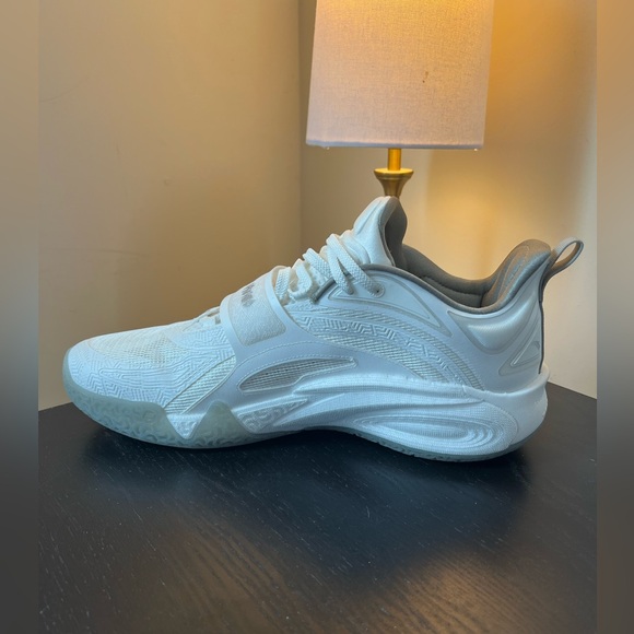 Anta Kai 1 - Size 15 - Triple White - Good Condition - w/box - Rare Size 🔥🔥🔥 - Picture 3 of 8